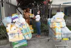 Jovem doa presente de aniversário para pacientes da OSID