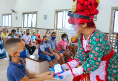 Alunos do CESA recebem visita de Papai Noel e ganham presentes da Árvore dos Sonhos