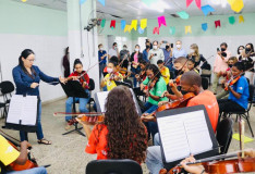 Centro Educacional Santo Antônio recebe apoiadores do projeto Adote uma Turma