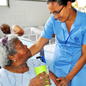 Obras Sociais Irmã Dulce inscrevem para Curso de Cuidador de Idosos